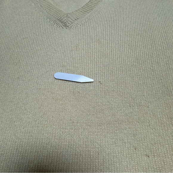 Vtg Turnbull & Asser Hand Framed Cashmere V-neck Jumper In Ivory Size: M (Stains - Picture 13 of 13